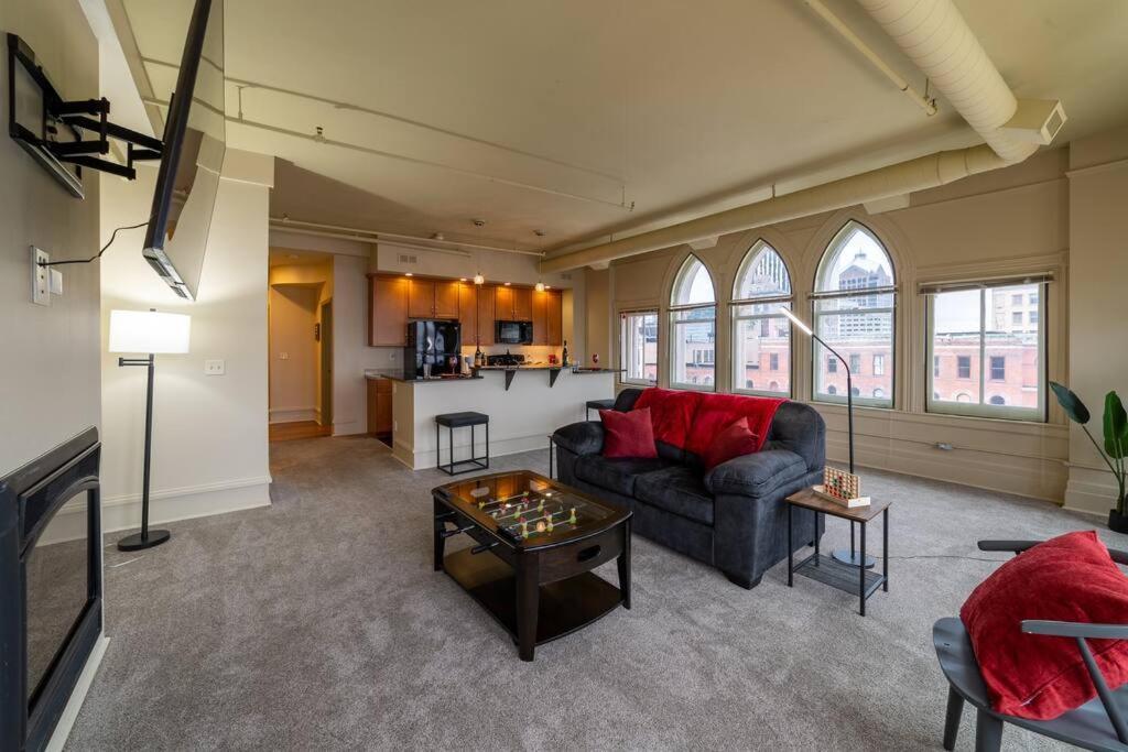 Апартаменти King Bed W/ Panoramic Views Of Dt! Рочестер Екстер'єр фото